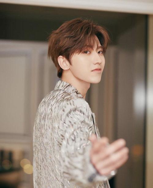 靠谱的娱乐圈爆料侯明昊,揭秘他的最新爆料与神秘恋情 第3张 靠谱的娱乐圈爆料侯明昊,揭秘他的最新爆料与神秘恋情 第3张